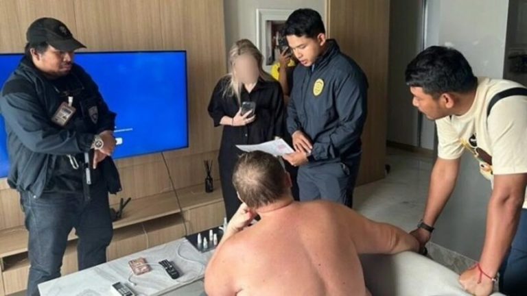 fakepassport.jpg.8273cb4c087928a773dbb1a60505e239