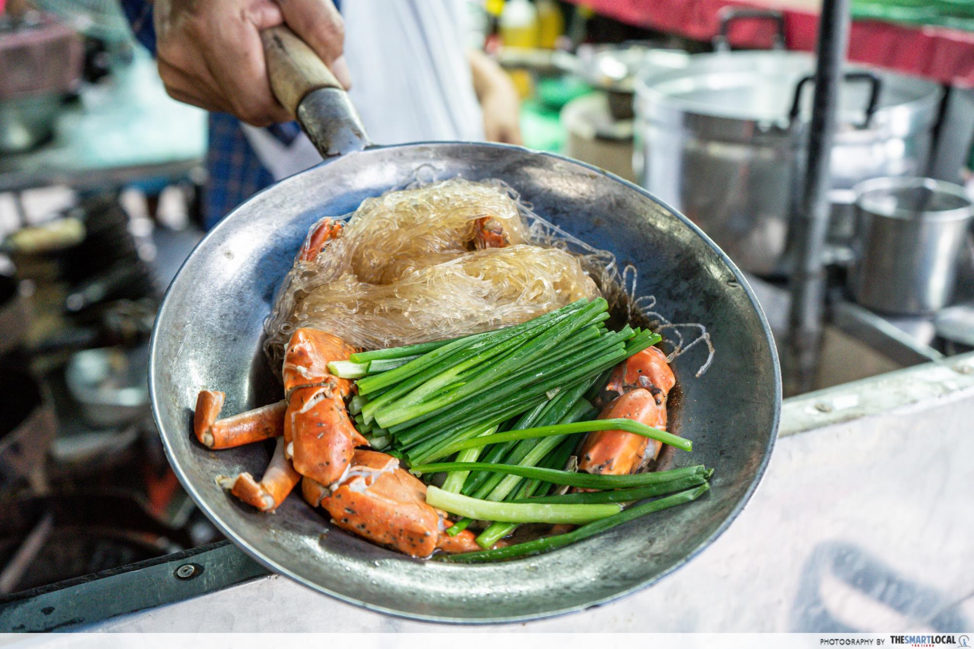 Somsak-Pu-Ob-Michelin-Guide-Street-Food-Bangkok-Thailand-5