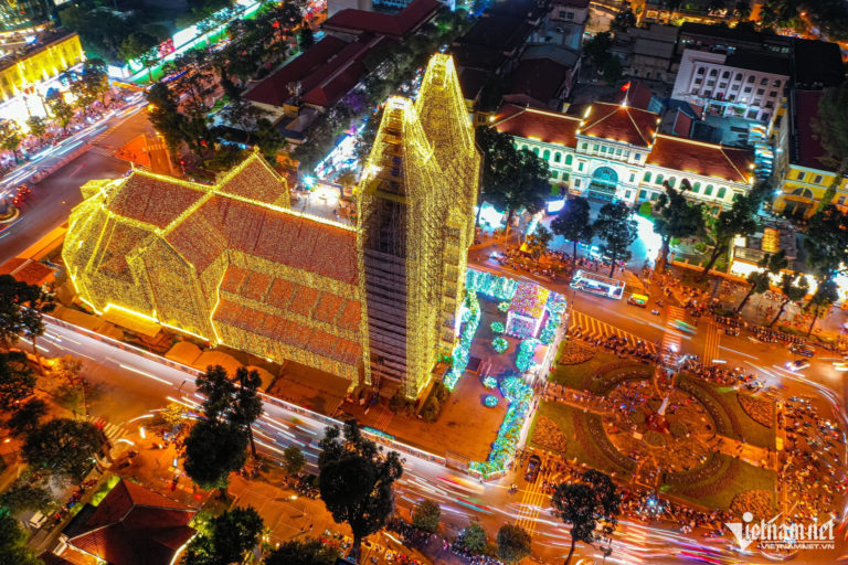 static-images.vnncdn.net-vps_images_publish-000001-000003-2024-12-9-_w-nha-tho-duc-ba-tphcm-42814