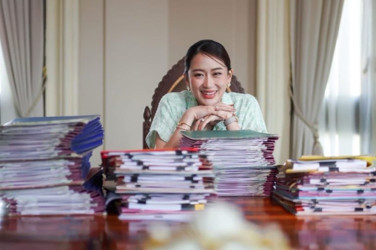 Paetongtarn-Shinawatra-Office-Sign-December-2024