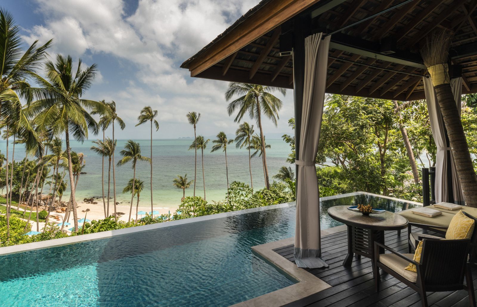 16182145-oceanfront-pool-villa-1_cover_1600x1031