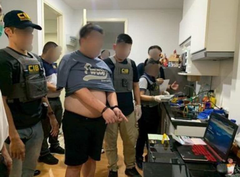 thai-singapore-police-arrest-men-10