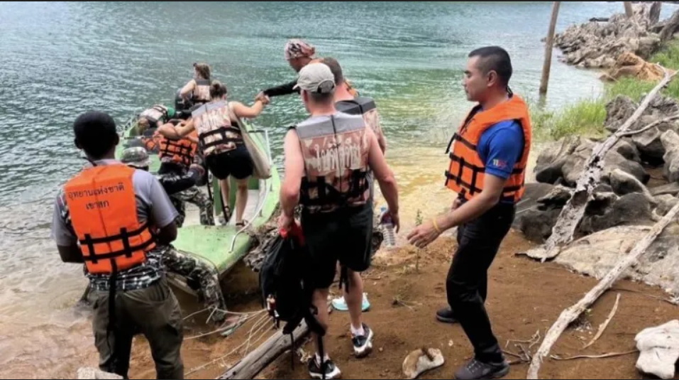 Screenshot 2025-07-22 at 10-36-36 Rescue-photo-Amarin-TV-e1753005212566.jpg.webp.d01d97ebd4e2f5bfc3c2a521c703cc26.webp (Image WEBP 768 × 426 pixels)