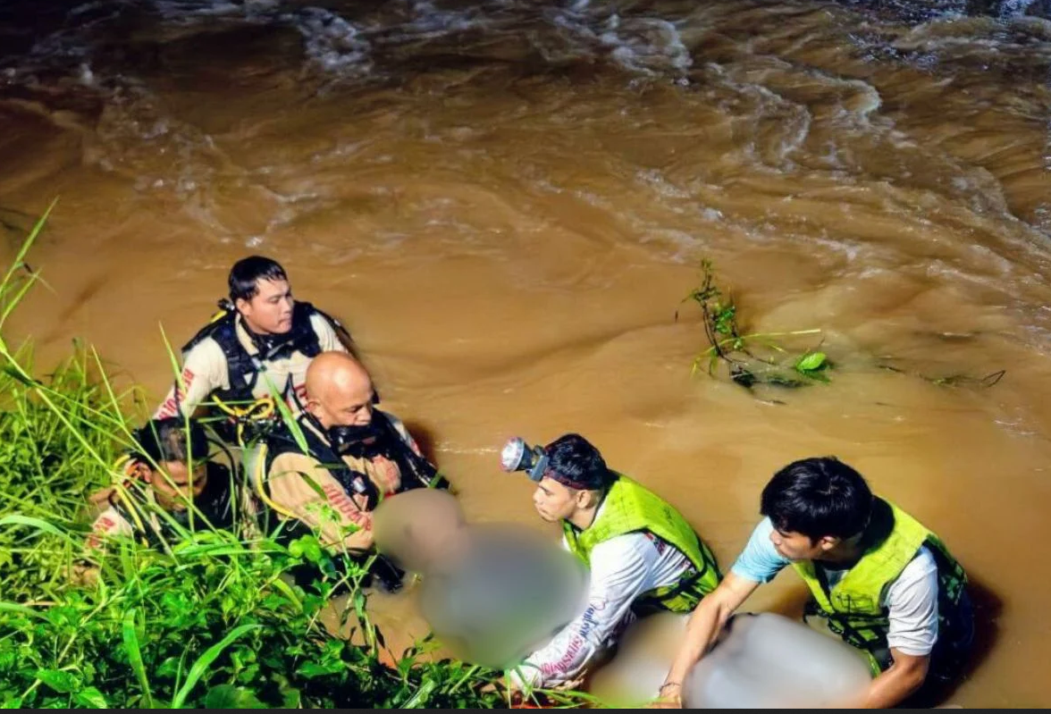Screenshot 2025-09-09 at 08-59-39 flood-barricade.webp (Image WEBP 1200 × 800 pixels)