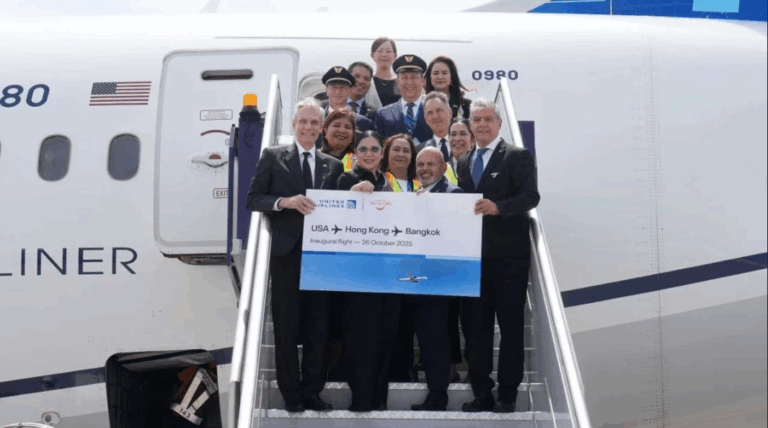 Screenshot 2025-10-31 at 11-11-56 united-airlines.webp.90793eebcac51448a6adc1577a63c574.webp (Image WEBP 1067 × 600 pixels)