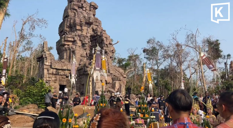 Ceremony-honours-fallen-soldiers-at-Ta-Kwai-temple