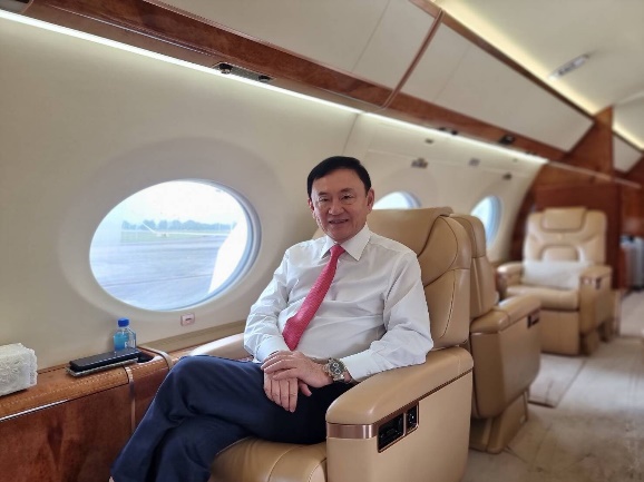 the-image-shows-a-luxurious-well-appointed-aircra