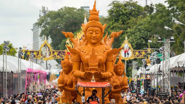 Candle-Procession-Festival-Ubon-Ratchathani-1-2048x1152